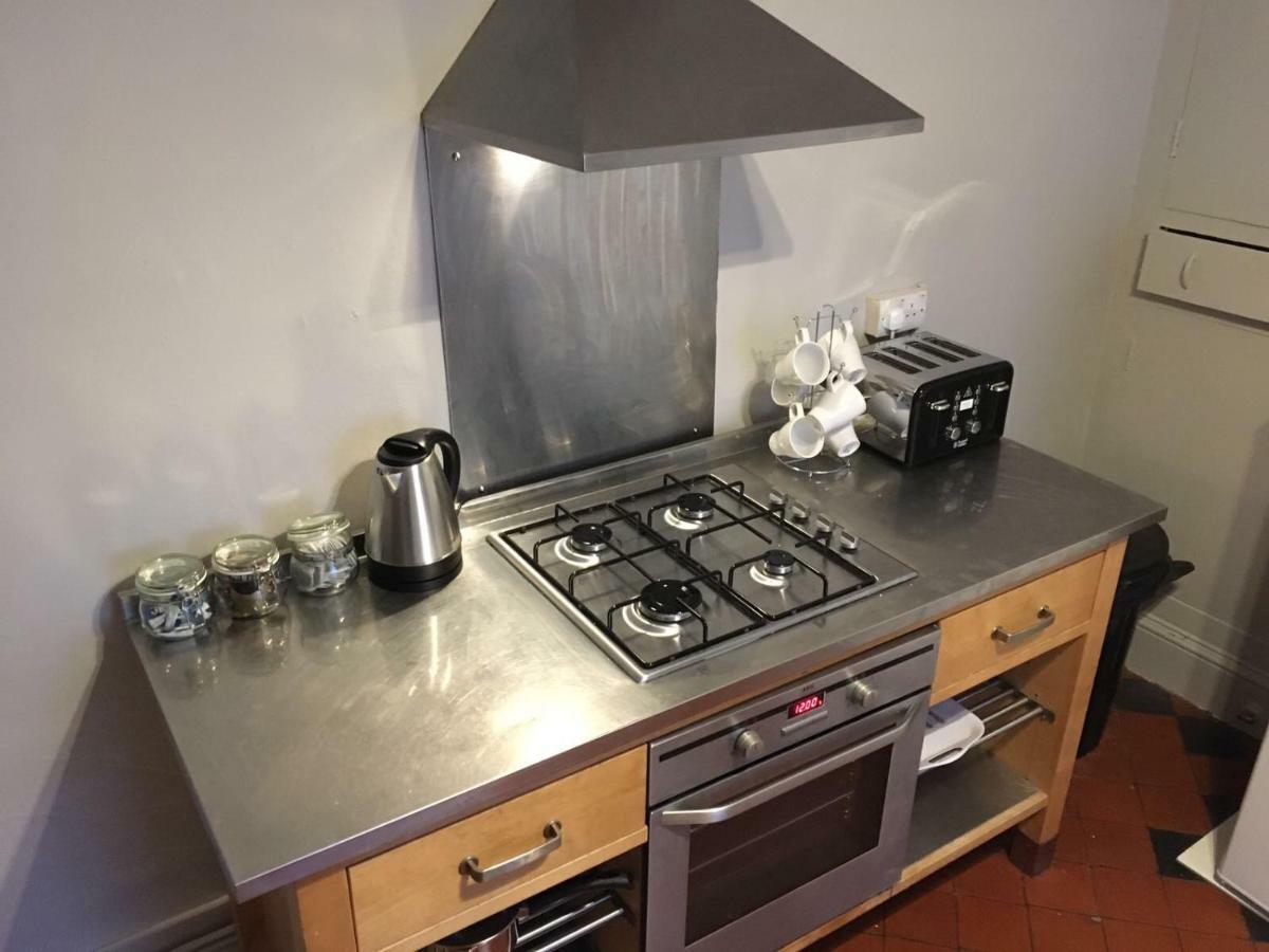 @33 Fab Townhouse Villa Holyhead Ngoại thất bức ảnh