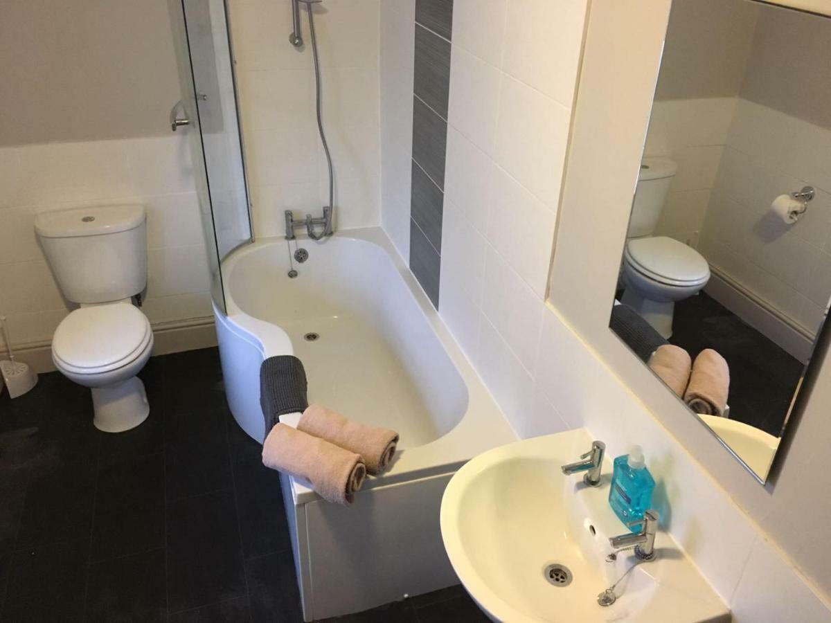 @33 Fab Townhouse Villa Holyhead Ngoại thất bức ảnh